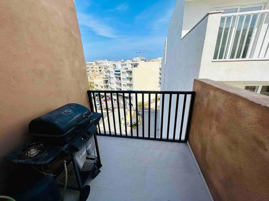 Duplex Whiskey Home 200M Away From The Sea And The Square St. Paul's Bay Exteriör bild