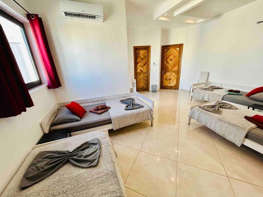 Duplex Whiskey Home 200M Away From The Sea And The Square St. Paul's Bay Exteriör bild