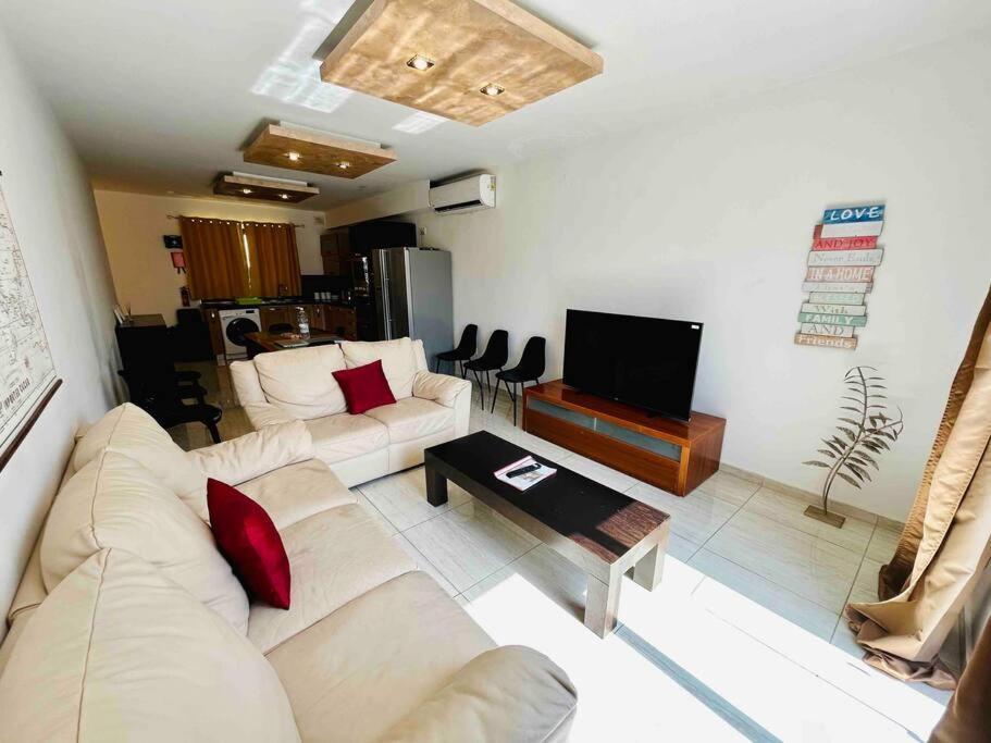 Duplex Whiskey Home 200M Away From The Sea And The Square St. Paul's Bay Exteriör bild